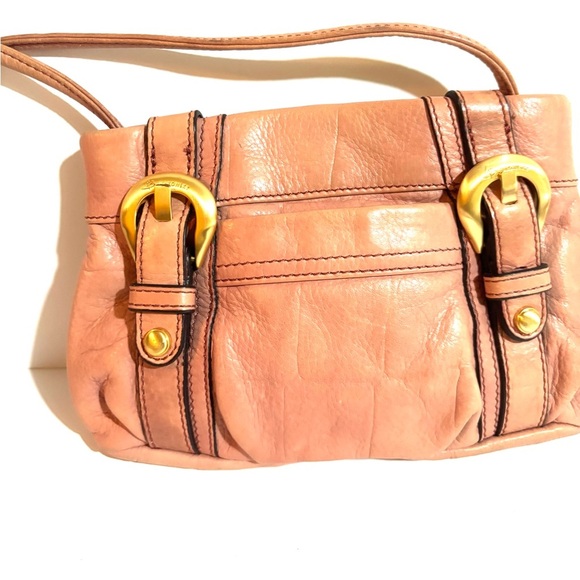 B.marowsky Warm Tan peach Leather Crossbody Bag with Rounded Edges - Picture 3 of 8